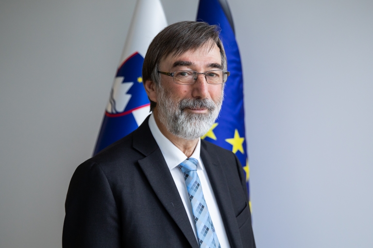 Minister za vzgojo in izobraževanje dr. Darjo FELDA